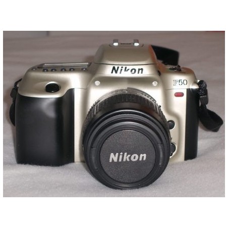 Nikon F50 AF 35-70mm F/ 1:3,3-4,5